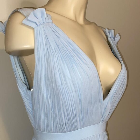 Mac DUGGAL Powder Blue Pleated Chiffon Sleeveless V-Neck - Picture 3 of 9